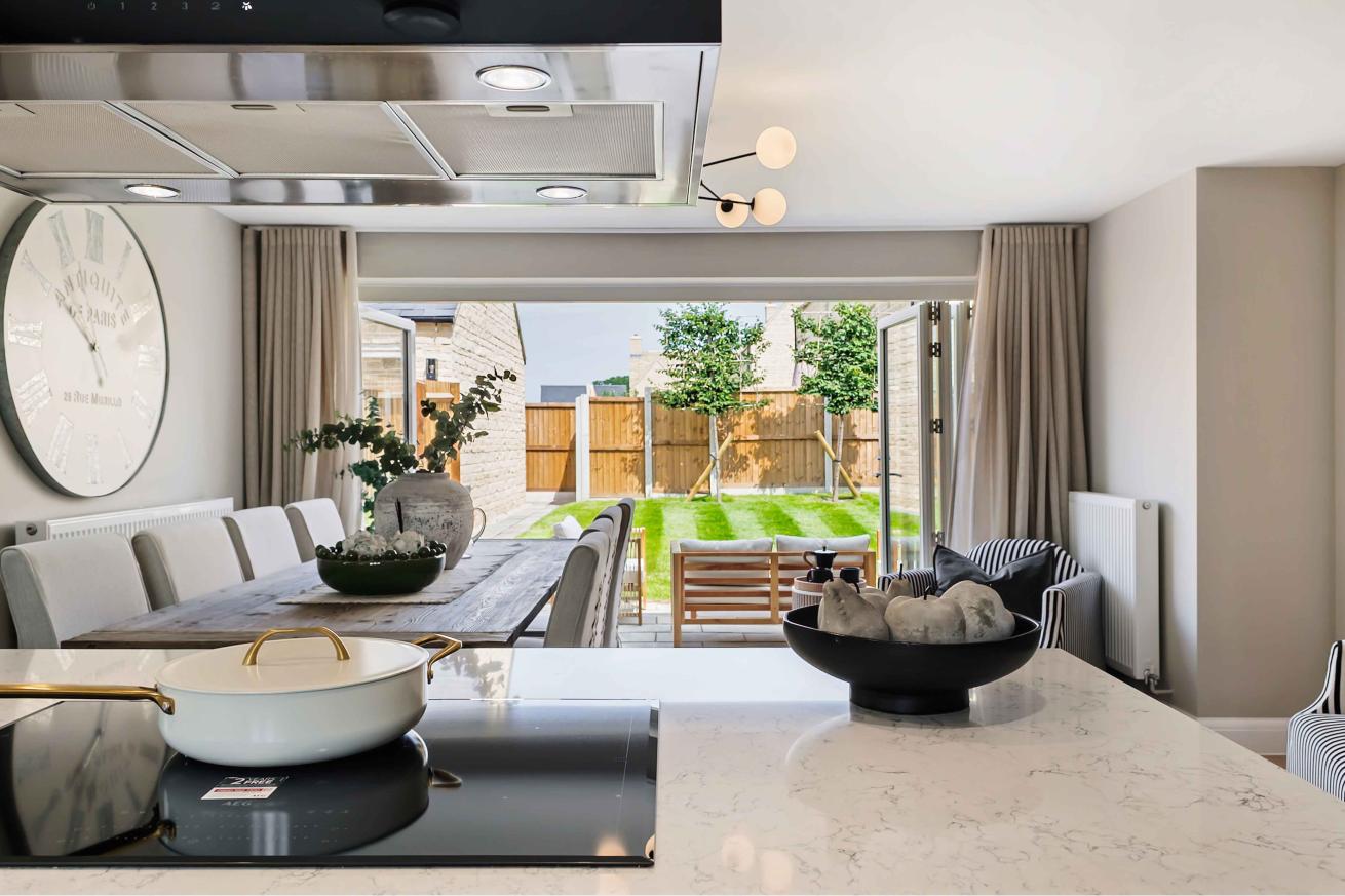Modern kitchen diner with access to the garden. 